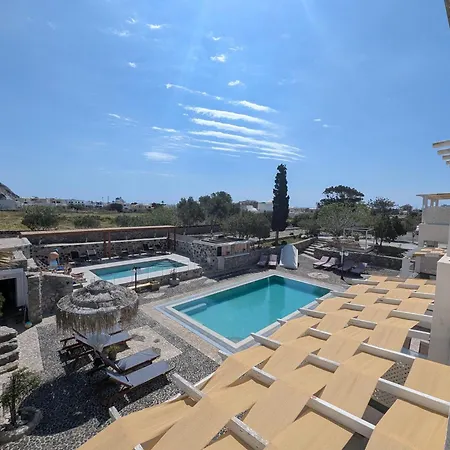 Birds Villa Apartments With Heated Pool - Including Car And Breakfast-3
