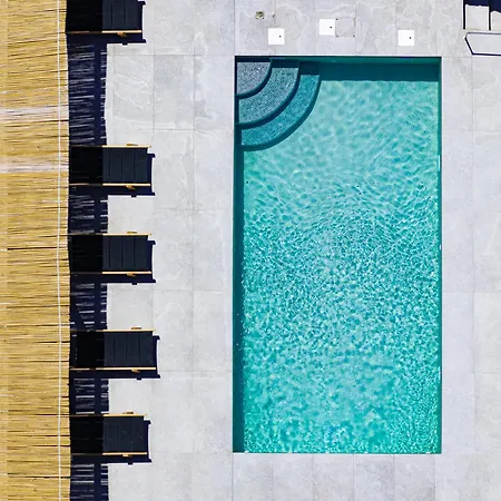 Birds Villa Apartments With Heated Pool - Including Car And Breakfast-2